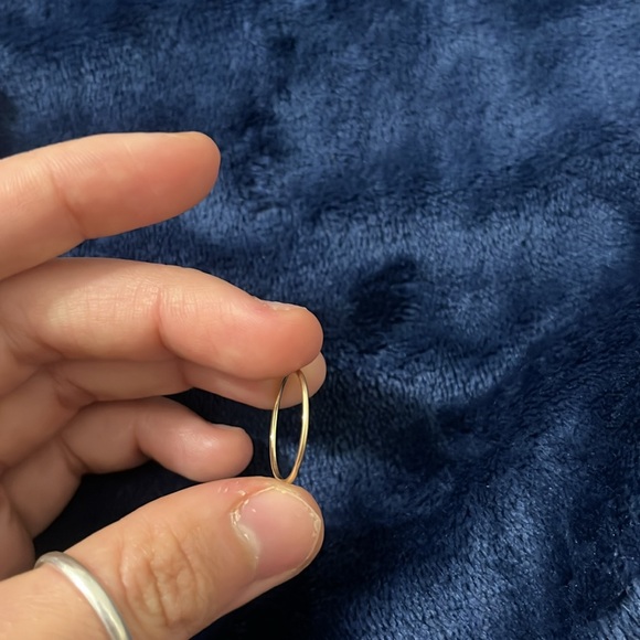 Mejuri 14k 1mm Solid Yellow Gold Stacker Ring Size 5.25 - Picture 2 of 7